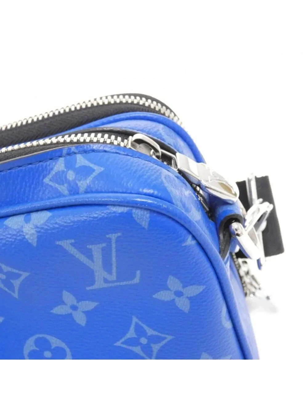 Louis Vuitton Taiga Llama Alpha Messenger Shoulder